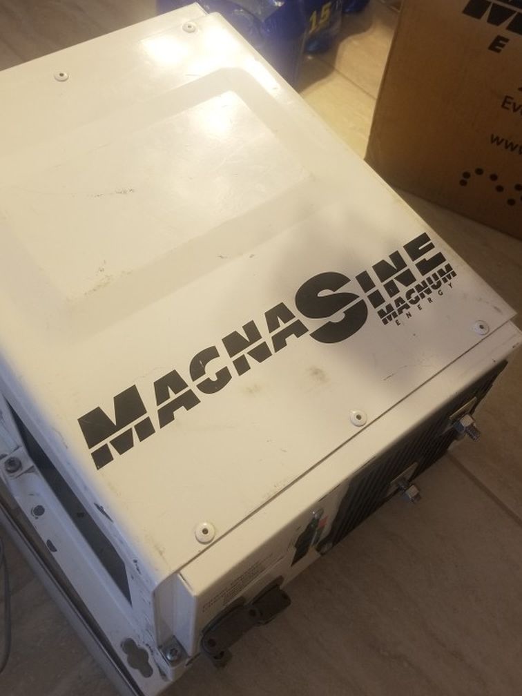 MagnaSine MS2812 Inverter/Charger
