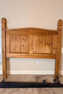 PIER IMPORTS FULL SIZE BED