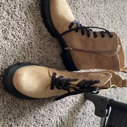 Women Boots Size 9 