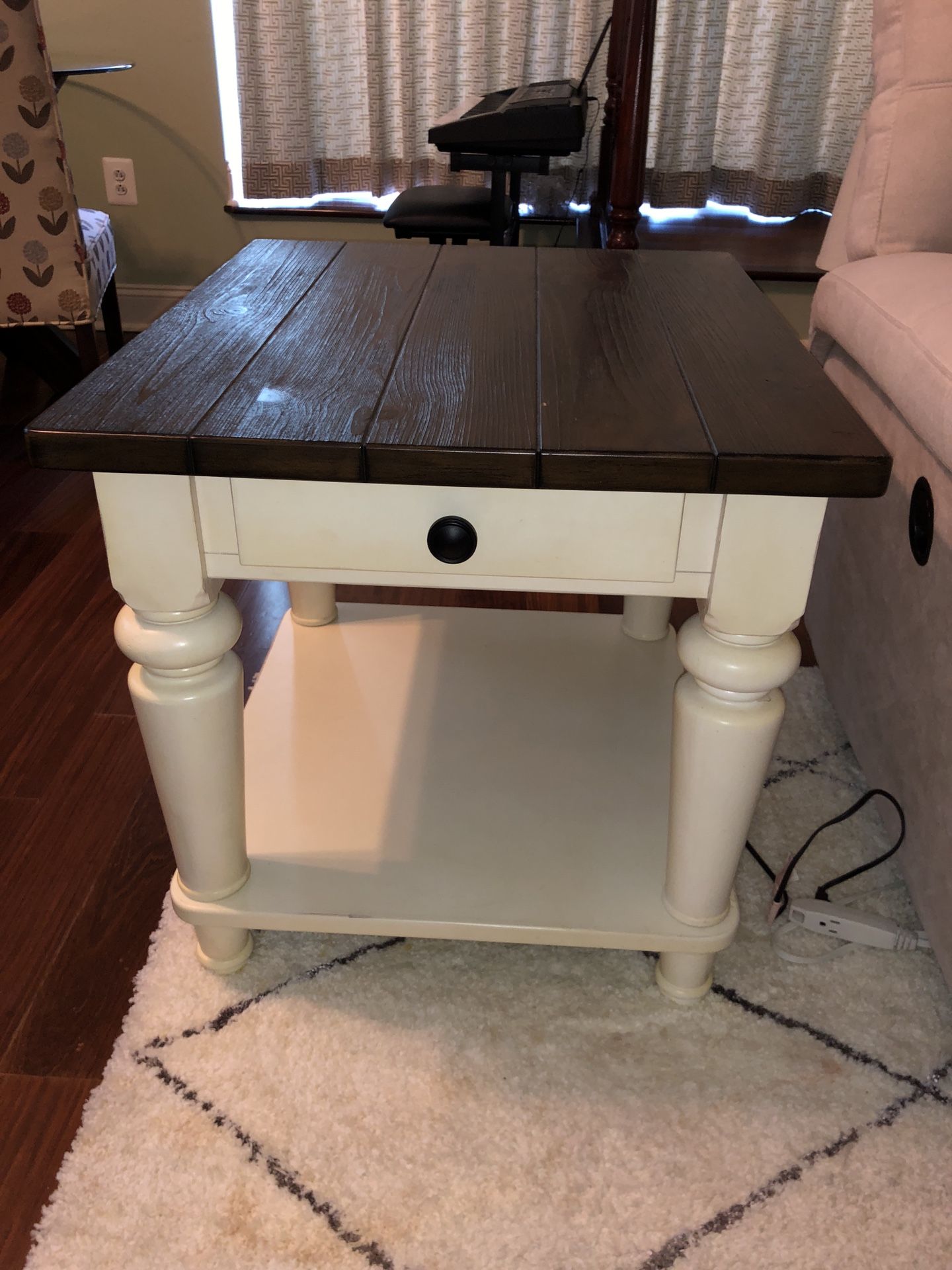 Heartland side table from La-Z-Boy