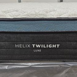 LIKE NEW! Helix Twilight Luxe King Mattress - Delivery Available