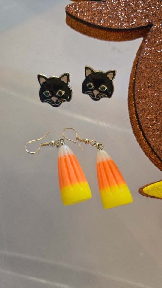 6 Pairs Of Halloween Earrings