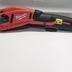 Milwaukee
M12 12V Lithium-Ion Cordless Copper Tubing Cutter (Tool-Only)