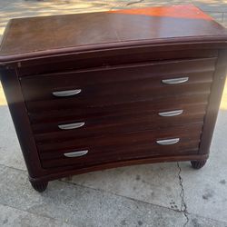 Bernhardt  Dresser 