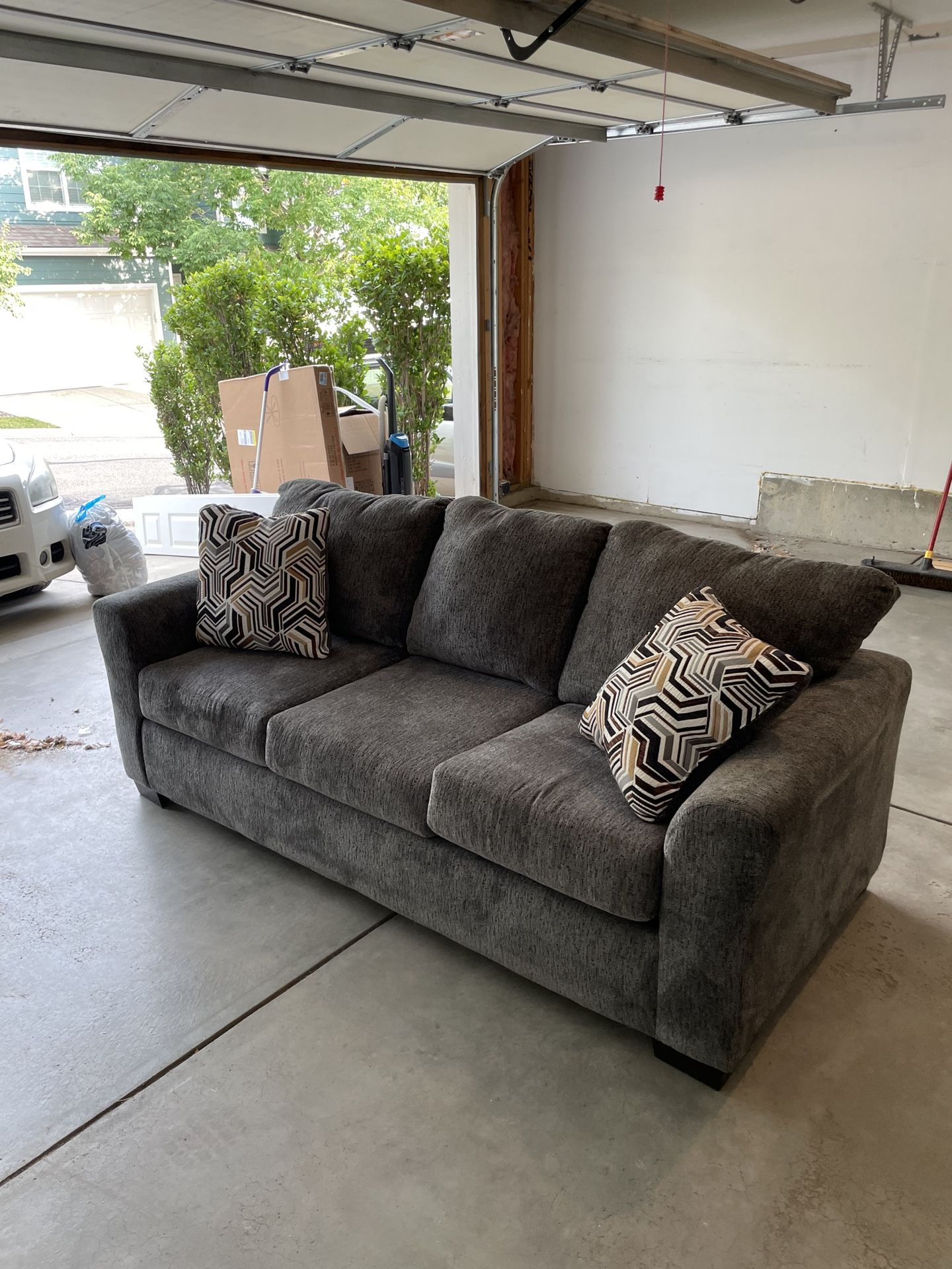 Queen Pull Out Couch