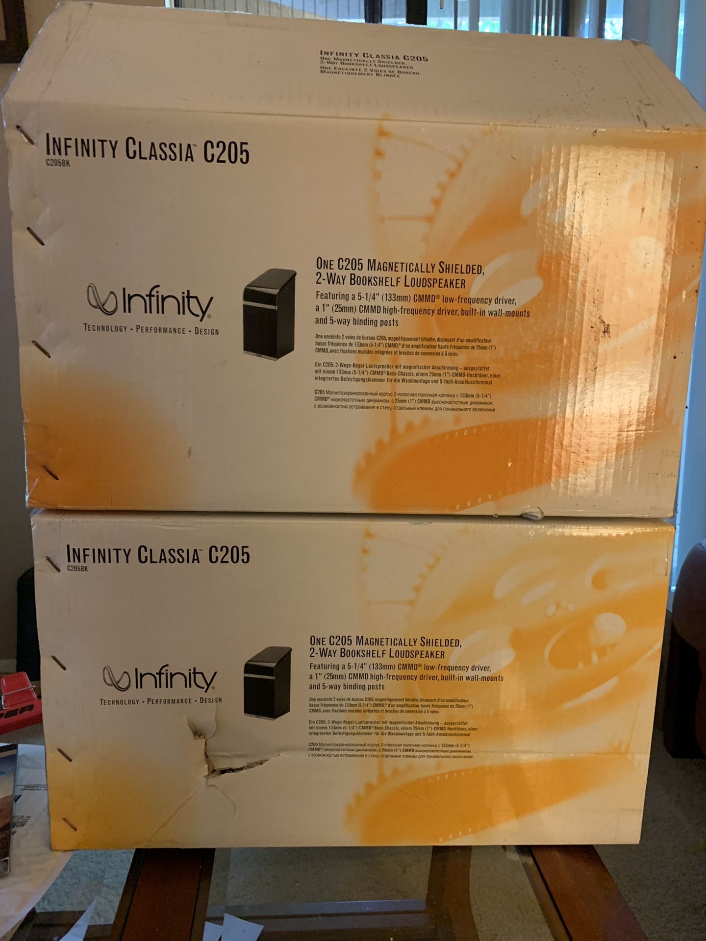 Infinity Classia C205 Bookshelf Speakers (Two)