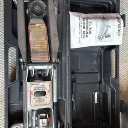 Rally | 2 1/4 Ton Hydraulic Floor Jack