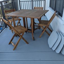 5 Pc Outdoor Compact Dining Set and 4 Cushions