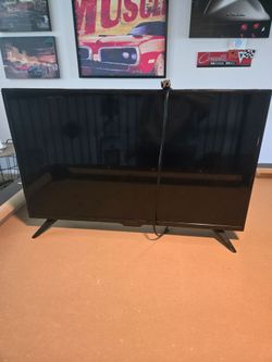 Insignia 32" LED TV