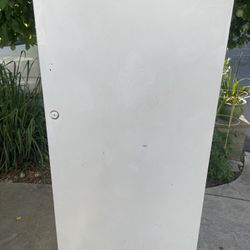 Whirlpool Standup Freezer For $130. Dimensions Are 30Wx28Dx60H. Pick Up Only. 