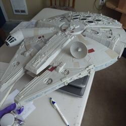 Star Wars Giant Millennium Falcon 