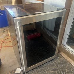 Magic Chef Mini Fridge NEEDS FIX