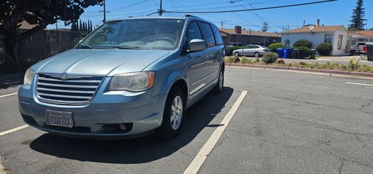 2010 Chrysler Town & Country