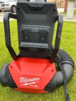 MILWUAKEE M18 FUEL BRUHLESS VARIABLE SPEED BACKPACK BLOWER TOOL ONLY NEW