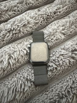 Apple Watch Series 7 With Milanese Loop