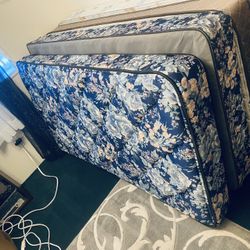 🩷🩷1- $$240-matching blue floral  twin mattress and box. (Not new)    - I stock up on these from purchasing them in Seattle and Tri Cities and bringi