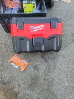 Milwaukee M18 Vacuum 