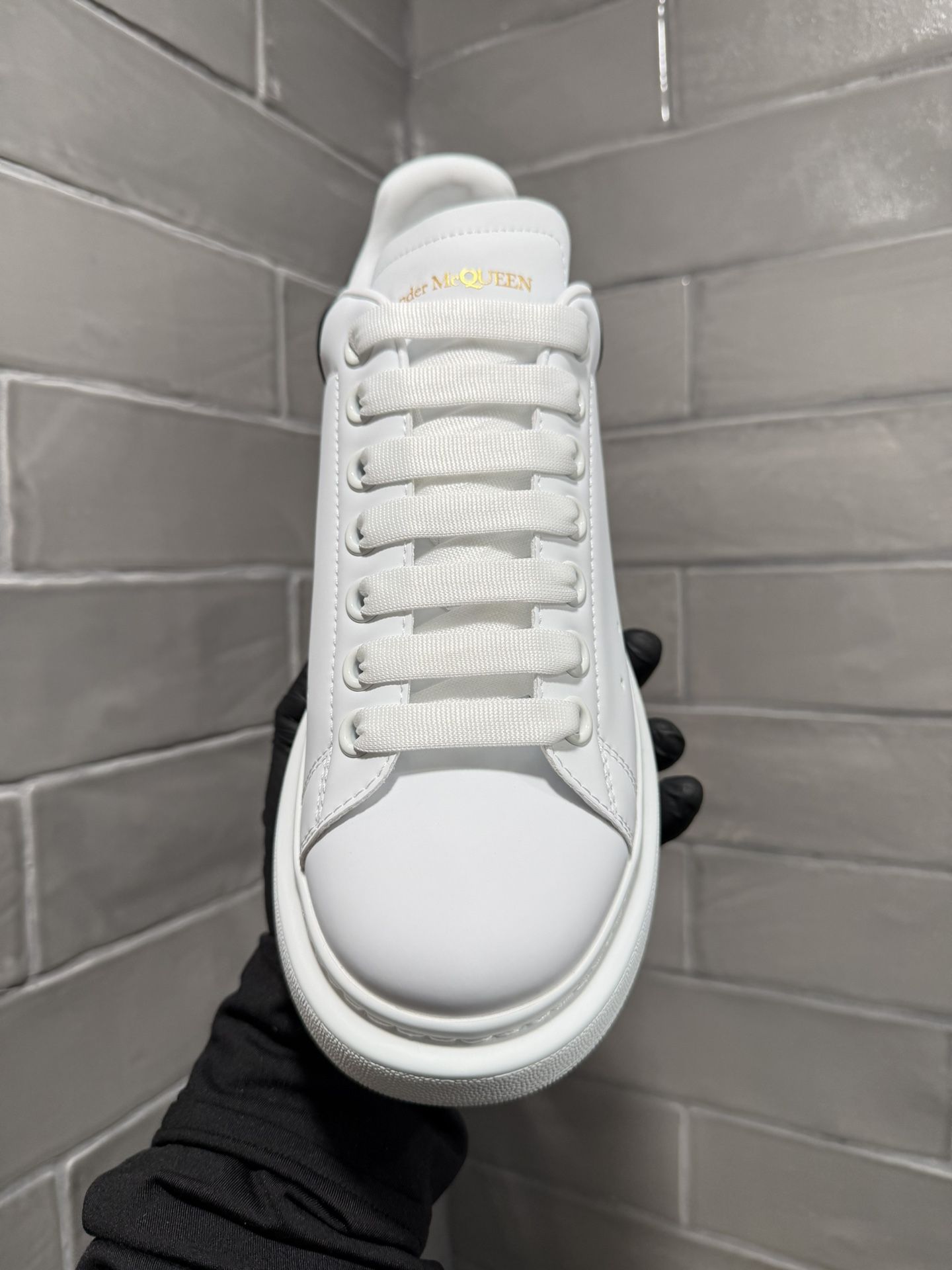 ALEXANDER MCQUEEN OVERSIZED WHITE SIZE 8/EU 41