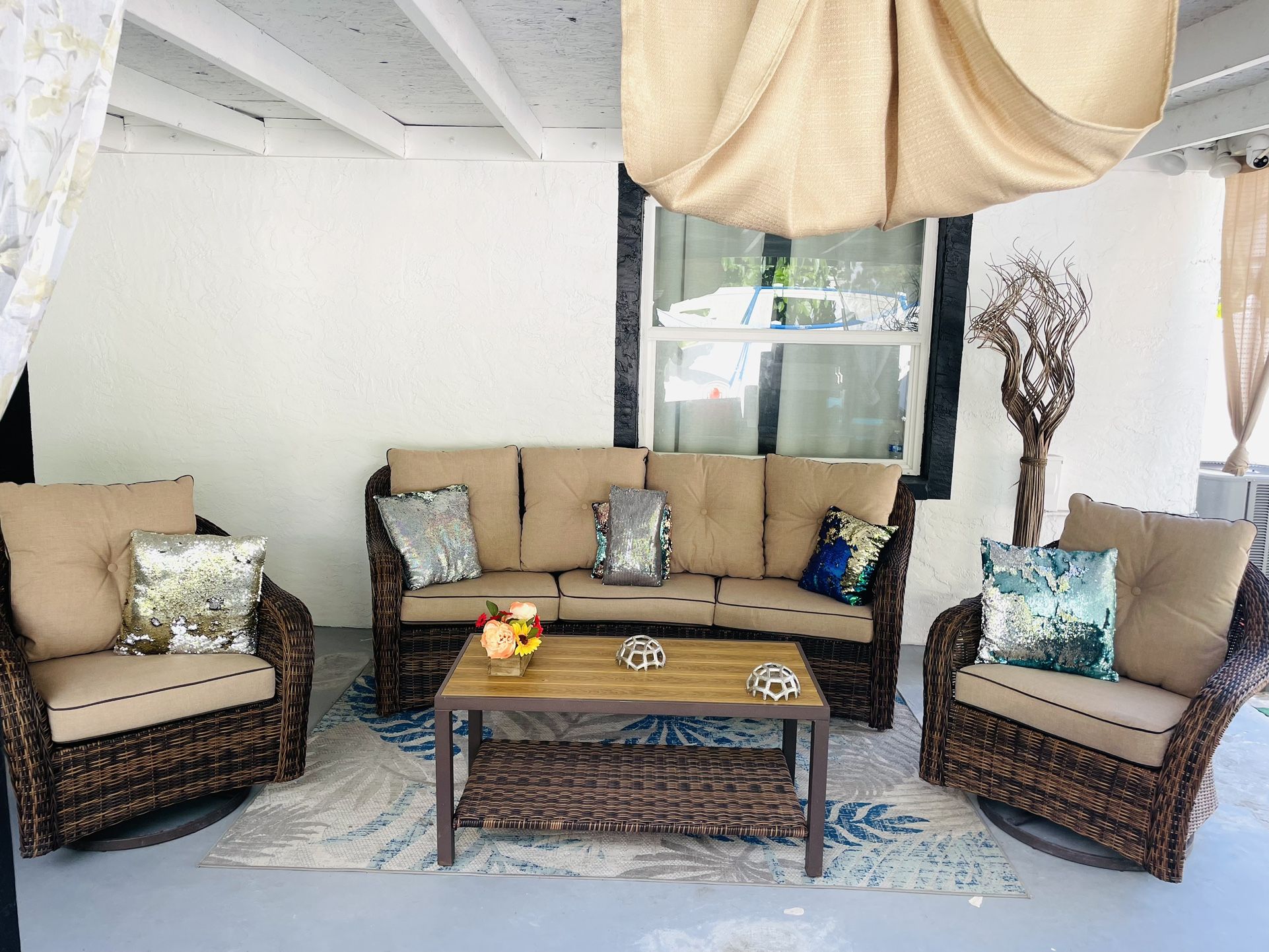 OUTDOOR PATIO FURNITURE WICKER CHAIRS SET TABLE