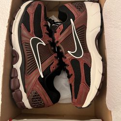 NIKE ZOOM VOMERO SIZE 12