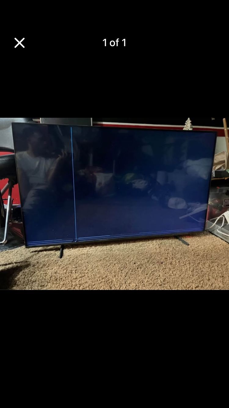 Flatscreen Gaming TV. Samsung. Damaged Screen.