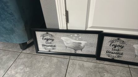 Bathroom decorations