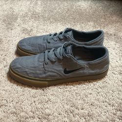 Grey Nike SB Clutch Low Top Men’s 10.5 Sneakers 