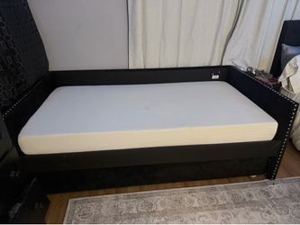 Black upholstery daybed with trundle