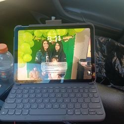 Ipad 11 Gen  12gb With Solo Keybored 