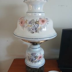 VTG hurricane gone with the wind style GWTW lamp blue roses 23" tall beautiful