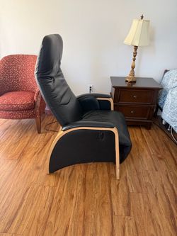 Back/saver Zero gravity powered reclining chair