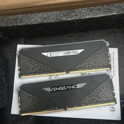 CORSAIR VENGEANCE RGB DDR4 64 GB RAM