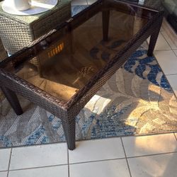 Indoor/outdoor Wicker Table With Glass Top