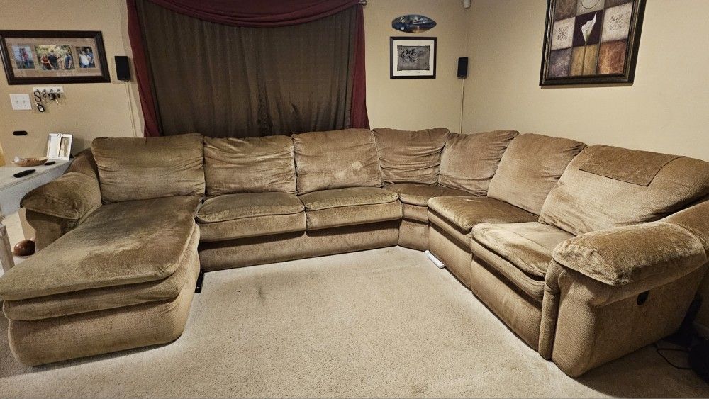 LaZBoy Devon Sectional 4 Piece Sectional Sofa with Chaise, recliner