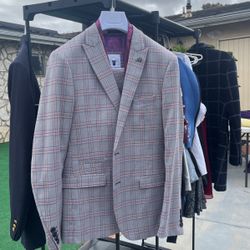 Marc Darcy 3-piece Suit