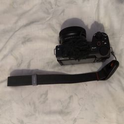 Sony Alpha ZV-E10 II Mirrorless Camera Kit (16-50mm) + Case, Screen Protector & Wrist Strap