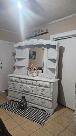 Wood Dresser or tv Stan Farmhouse Size 63:wide / 73: H