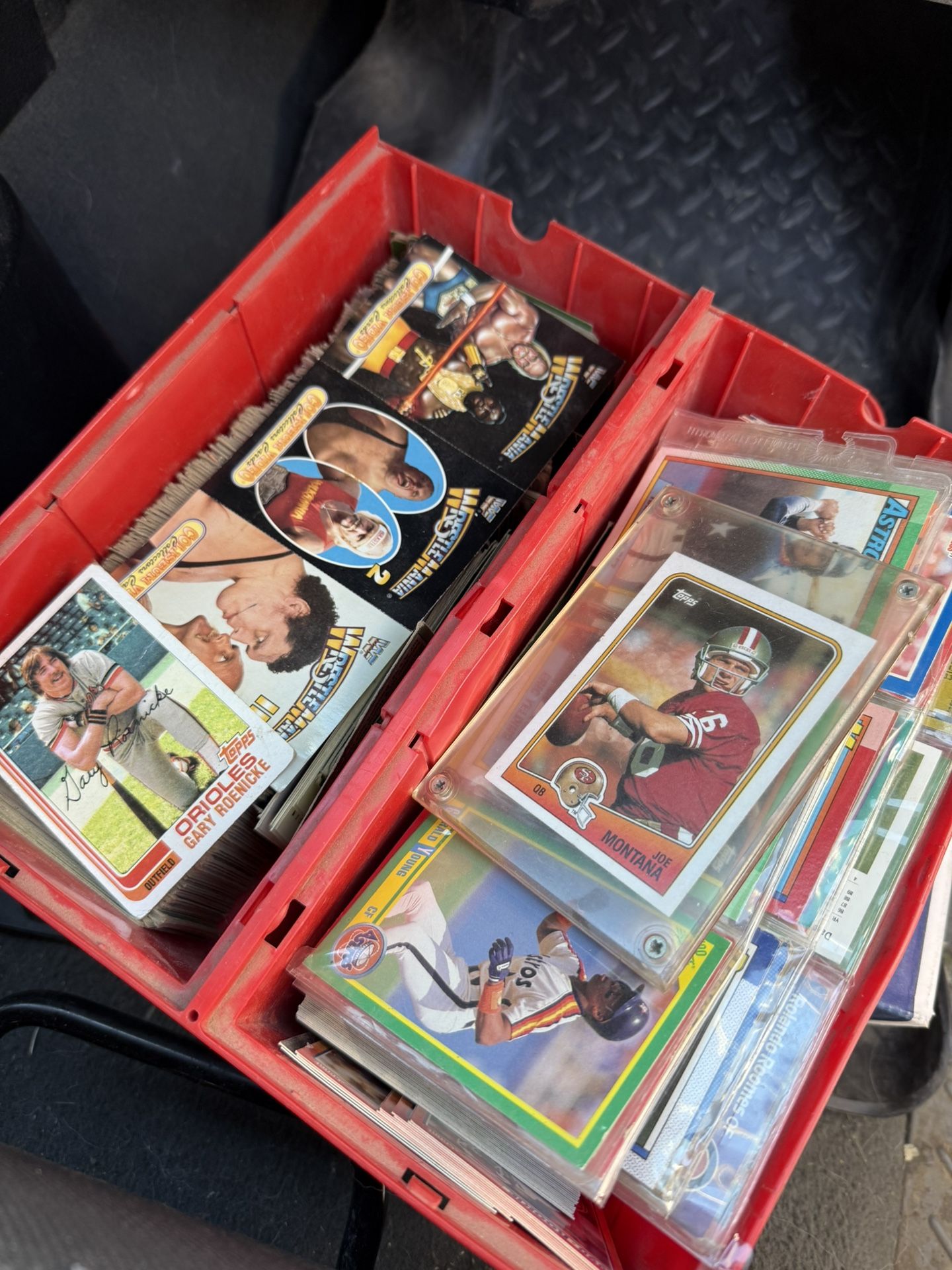Bunch Of Vintage Sports Cards