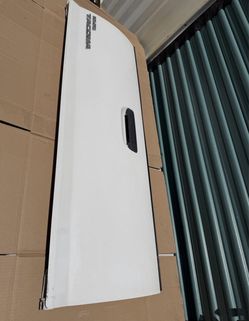 Toyota Tacoma Tailgate White