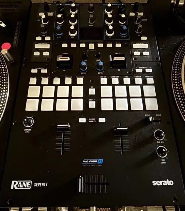 RANE 70 Serato DJ mixer