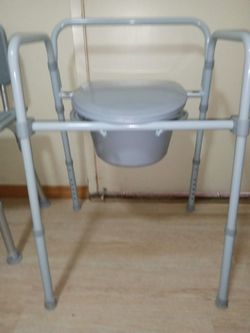 COMMODE FOR BEDSIDE HOME CARE