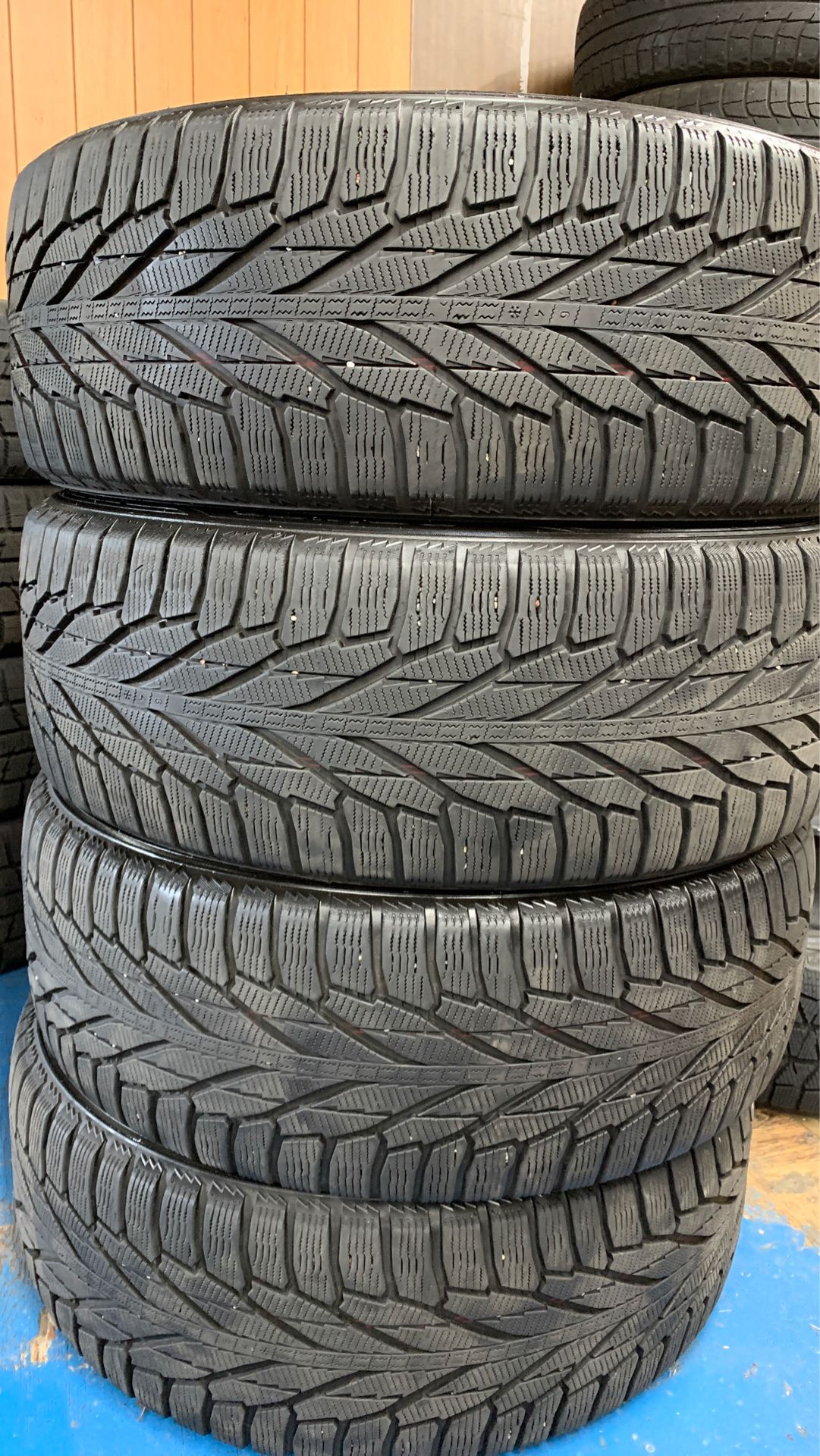 245/50/20 Nokian Snow Tires
