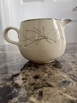Homer Laughlin Capri Creamer