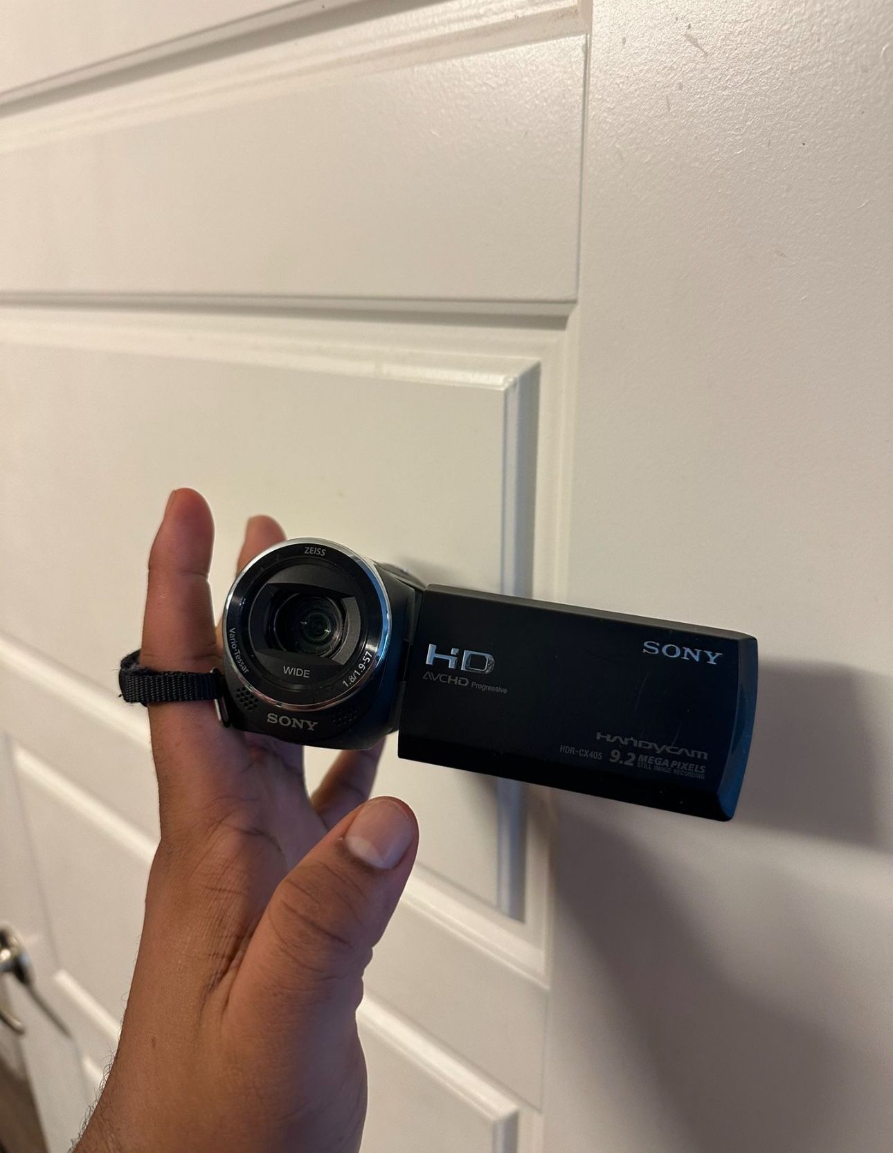 Sony HDR-CX405 HD Handycam