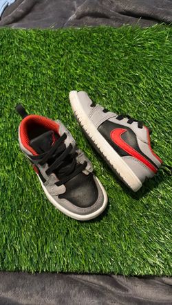 Jordan’s used kid size 9c with box