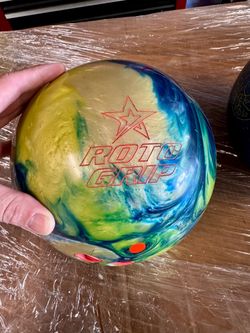 4 - 15lb. Bowling Balls & 1 bag