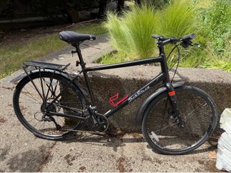 Salsa Journeyman flat bar XL bike