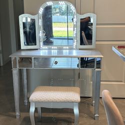 Mirrored Vanity With Stol 