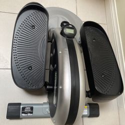 Stamina InMotion E1000 Compact Strider Elliptical Machine Cardio Workout 55-1610