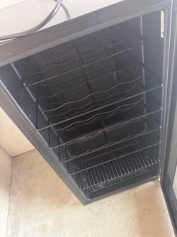 Wine / Beverage Refrigerator